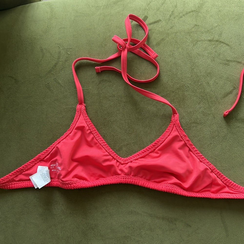 Red bikini - Picture 3 of 5